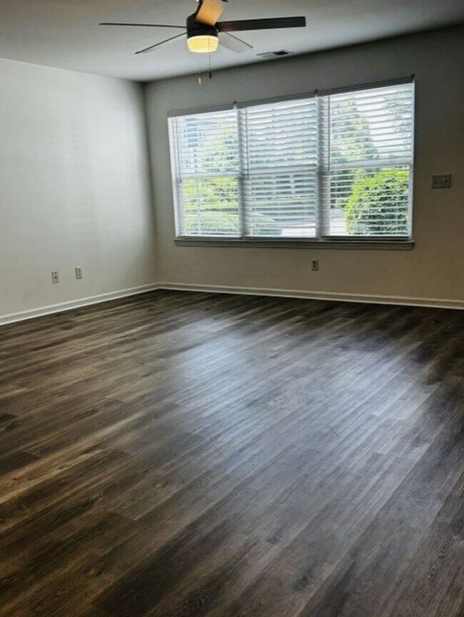 Photo - 2 bedroom 2 bath condo located close to beaches, shopping and restaurants Unit CB5610-2