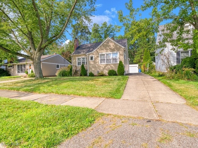 Building Photo - 570 Juneway Dr Rental