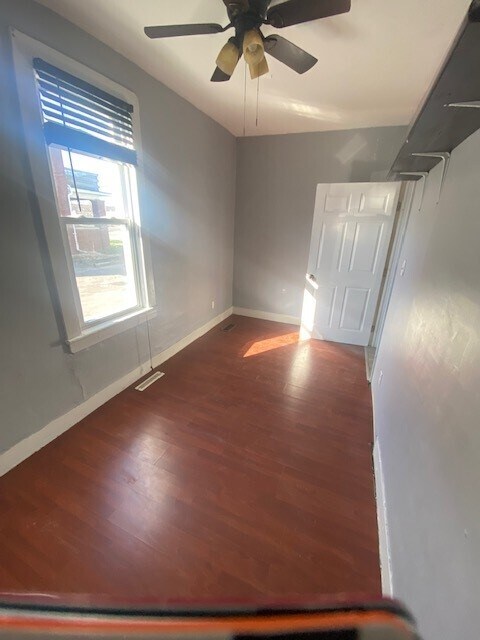 Photo - 83 Burlington Ave Apartamentos Unidad Lower Rear