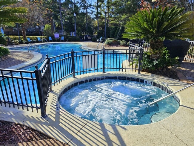 Photo - 2/2 with Loft in very popular NE Barringto... Unit 536