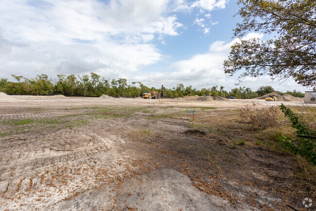 Photo - MainSail Apartments at Marco Shores