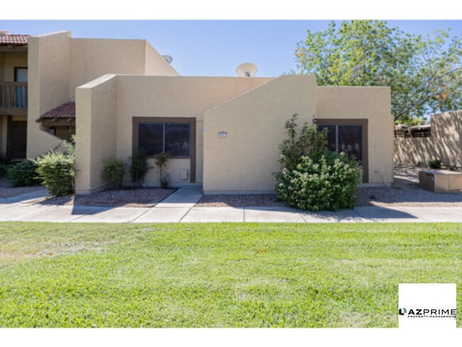 Photo - Lovely 3/2 End Unit Townhouse in Glendale ...