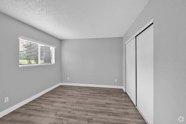1BR, 1BA - 750SF