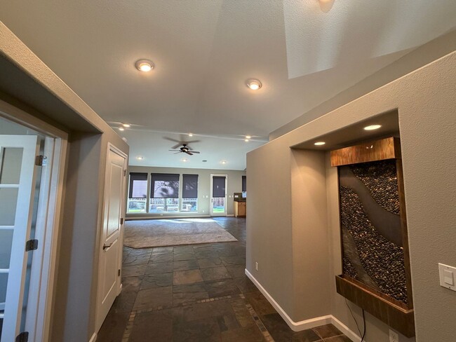 Photo - 1199 Manzanita Ln