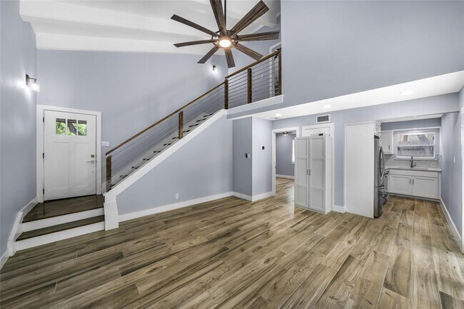 Building Photo - 1913 Lightsey Rd