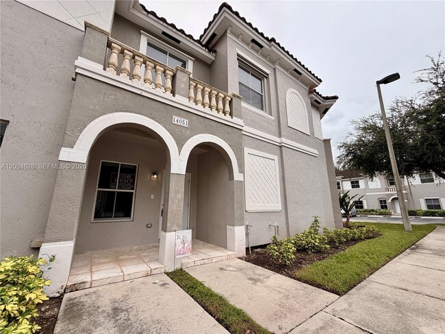 14051 SW 49th Ct
