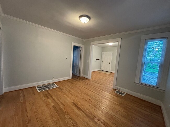 Photo - 117-119 Whittier Ave. Unit 117 Whittier Ave - FL 1