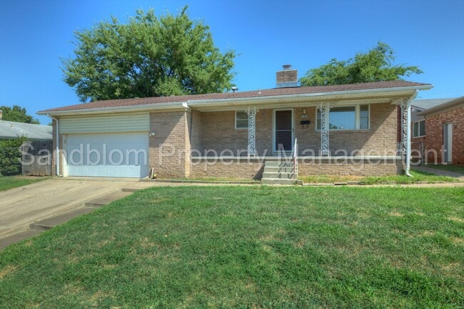 Building Photo - FOR LEASE | Mid Town | 3 Bed 2 Bath Home $...