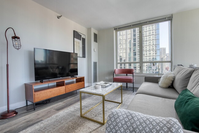 Photo - 1 E Delaware Pl Unidad FL8-ID1358