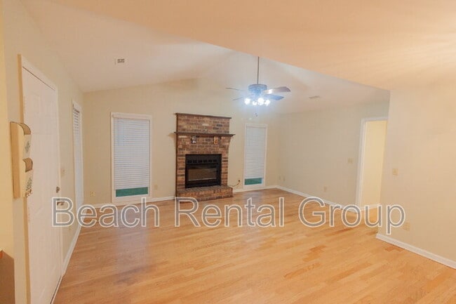 Photo - 1335 Melanie Ln