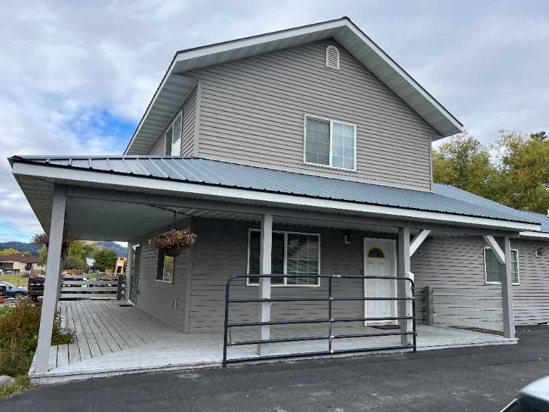 Photo - 830 8th St W