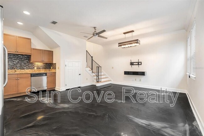 Photo - 113 S Packwood Ave