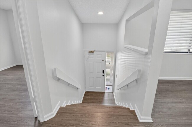 Photo - 5530 Coach House Cir Unit E