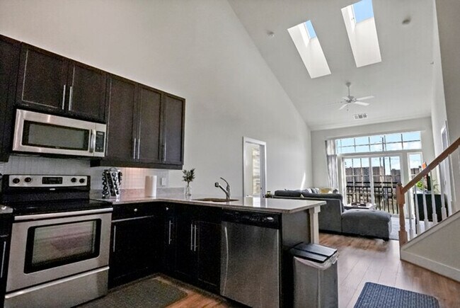 Photo - 2002 Eisenhower Ave Unidad SI ID1473415P