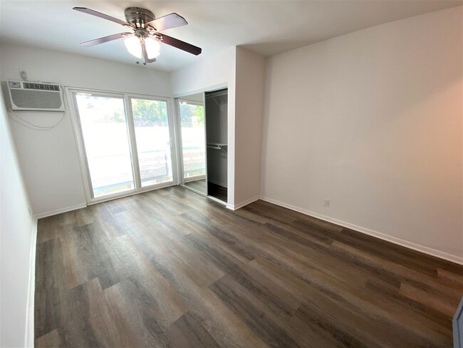 Photo - 1420 Seward St.