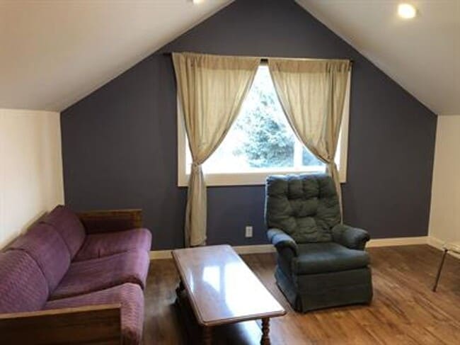 Photo - 1023 Nelson Rd