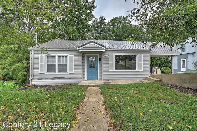 3 br, 2 bath House - 2916 Ashley Street - 3 br, 2 bath House - 2916 Ashley Street