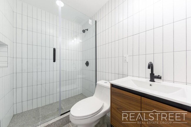 Photo - Brand New Stuning 1 BED in Crown Heights! Unit 3F
