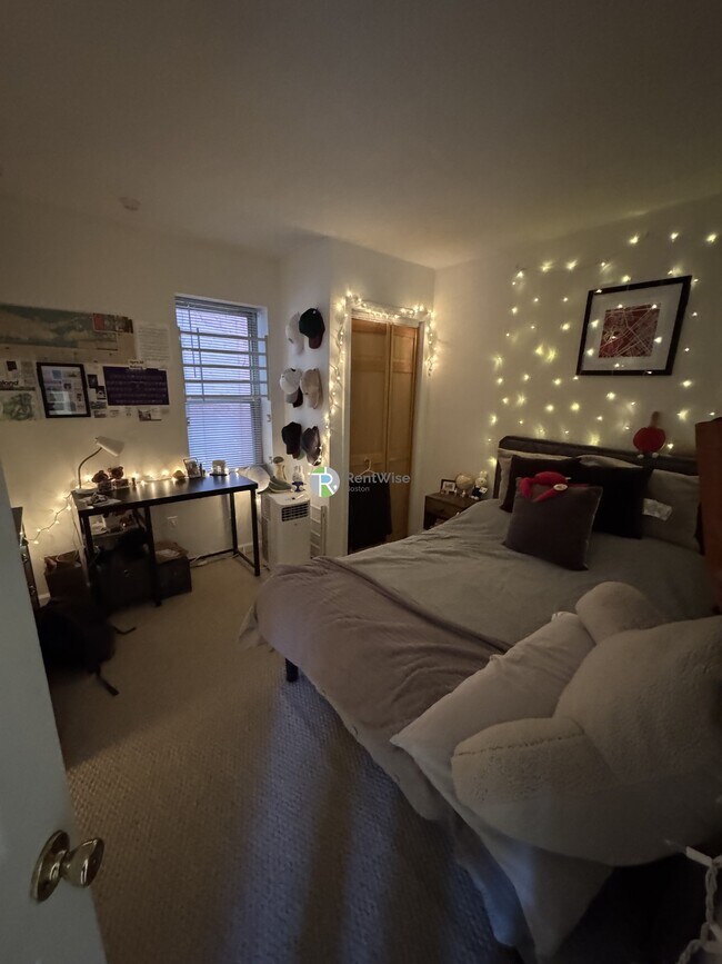 Photo - 24 St Cyprians Pl Unit 2R