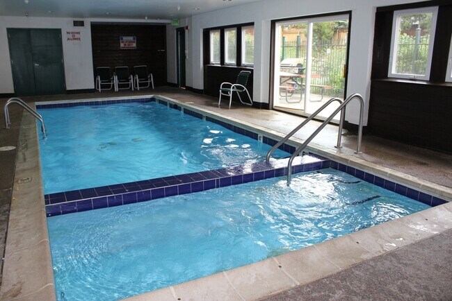 Photo - Gateway Condo - Fantastic Studio Unit close to Lifts & All Utilities Included