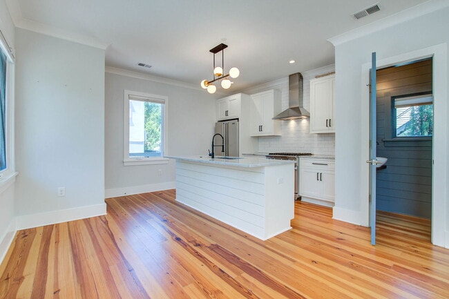 Photo - 21 Charlotte St