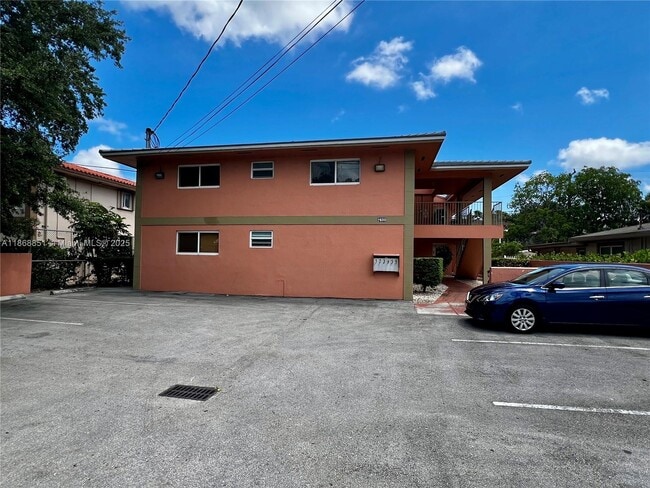 Building Photo - 2600 NW 14th St Unit 1 Rental
