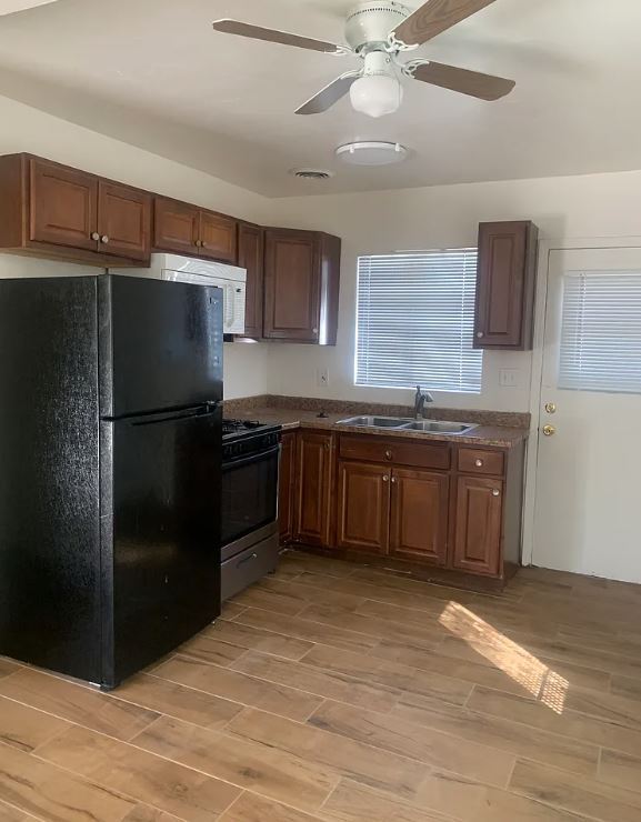 Photo - 4729 E 2nd St