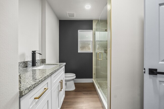 Photo - 4903 Mayflower St