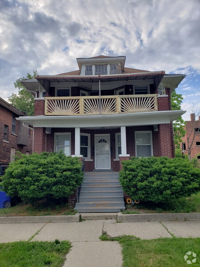 Building Photo - 2920 Columbus St Unit 2W Rental