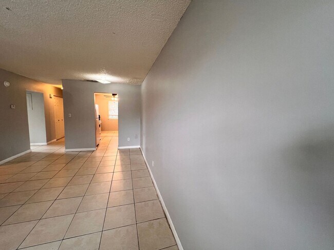 Photo - KNOX D Unidad 2190 Knox McRae Dr.