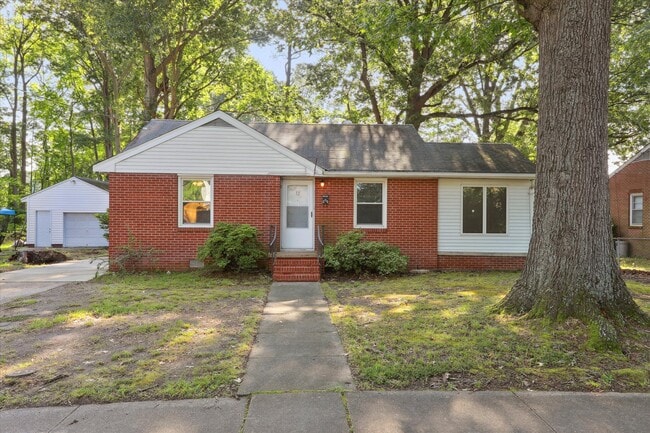 Building Photo - 12 Northampton Dr Rental