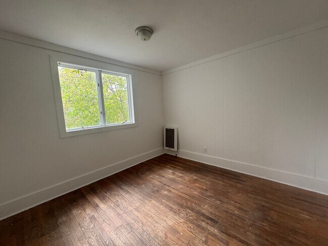 Photo - 213 Depeyster St Unidad Apt #1 Downstairs