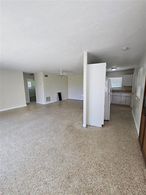 Photo - 2433 Deedra St