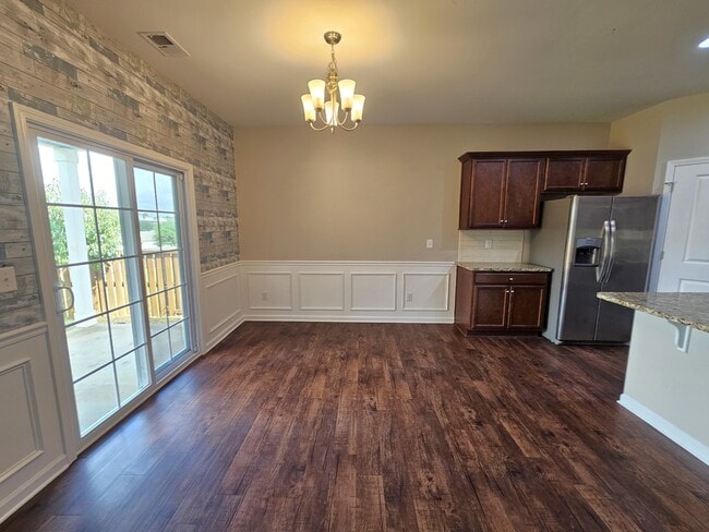 Photo - 310 Cabot Hill Ln