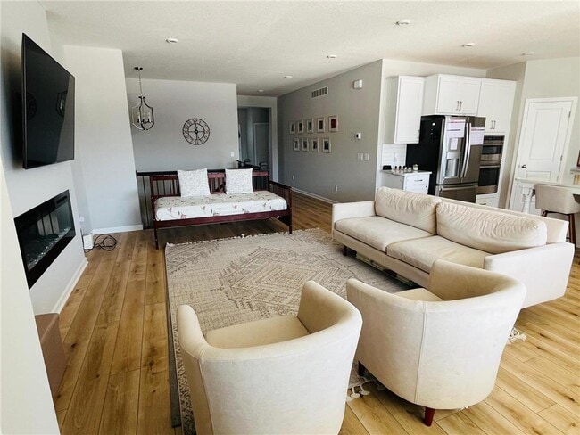 Photo - 1935 Mulberry Ln