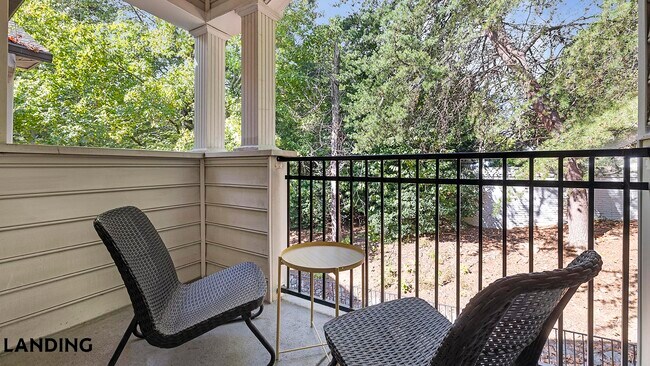 925 Canterbury Rd NE Unit 01-0111