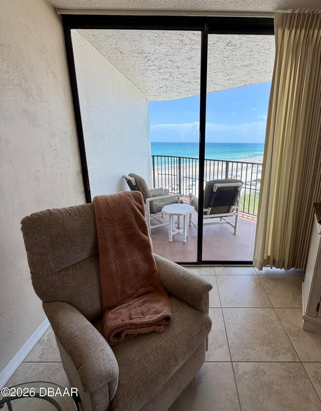 Photo - 3757 S Atlantic Ave Unidad 507