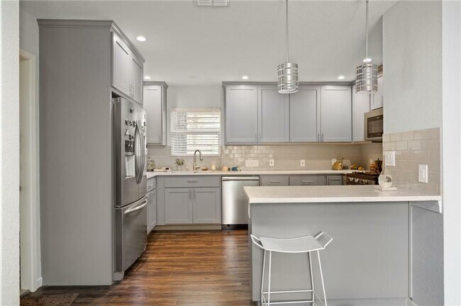 Photo - 1801 Maple Ave