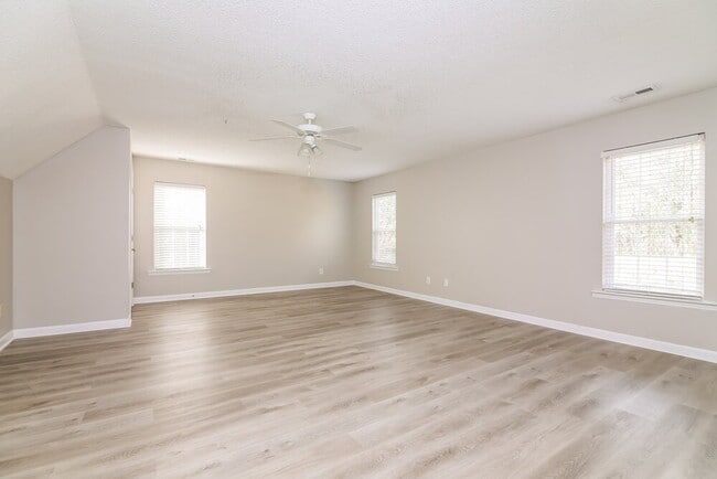 Photo - 128 Pondfield Ct