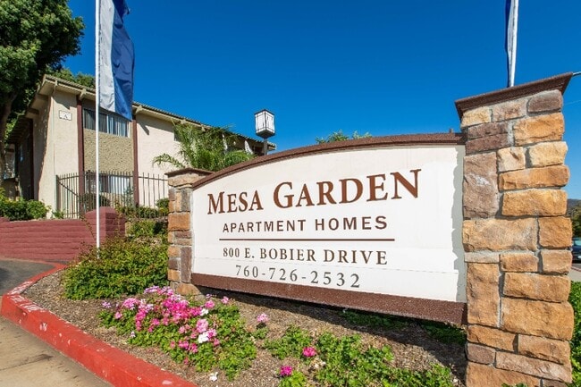 800 E Bobier Dr