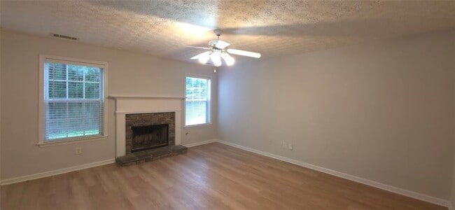 Photo - 3458 Hill Pond Dr NE