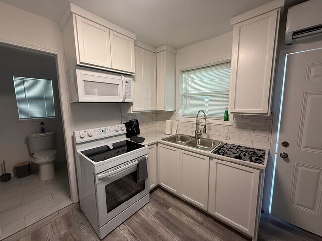 Photo - 420 E 47th St