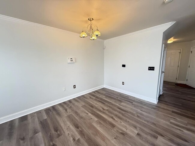 Photo - 565 Wingspan Way