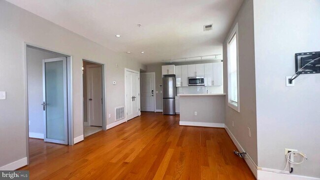 Photo - 1209 G St SE Unit 8
