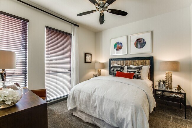 Photo - Get Up to 6 Weeks of Rent FREE – Act Fast! Unit AAHH2