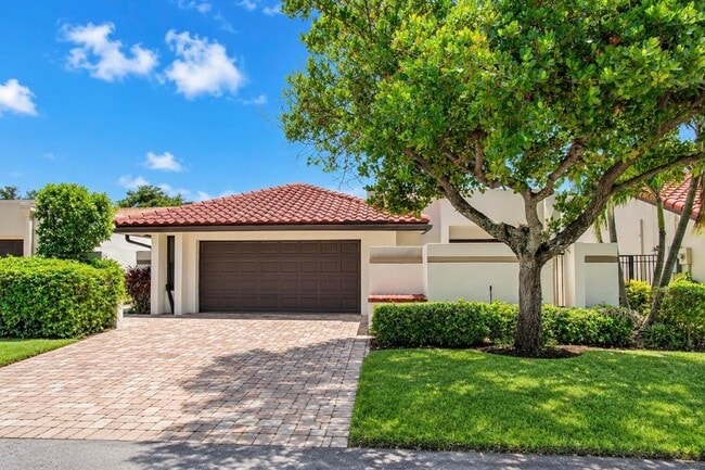 21460 Laguna Dr