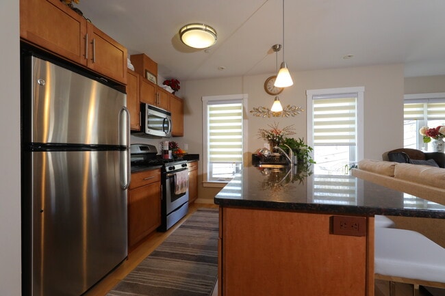 Building Photo - 42 Bay State Rd Unit #1 Rental