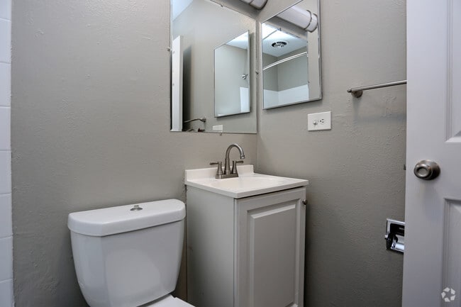 2 habitaciones, 1 baño - 900 pies cuadrados