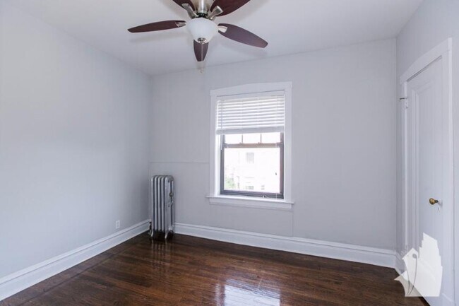 2 bedroom in Lincoln Square, Ravenswood IL... - 2 bedroom in Lincoln Square, Ravenswood IL... Condo Unit 2211-3