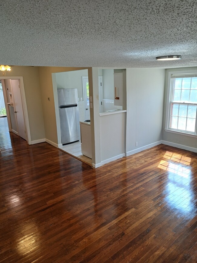 Photo - 844 Chestnut St
